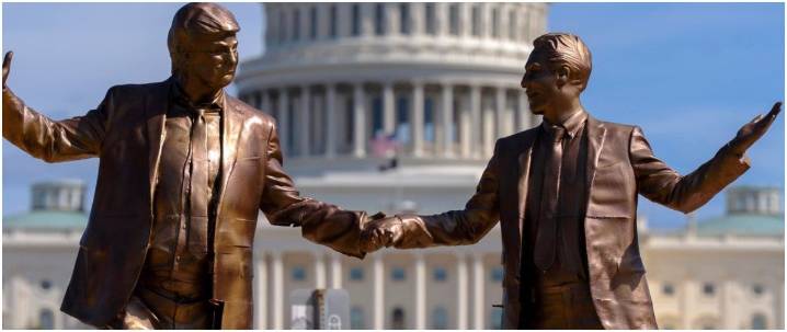 Estados Unidos: Donald Trump se defiende y dice que los demócratas tratan de “desviar” la atención con los mails del pedófilo Jeffrey Epstein