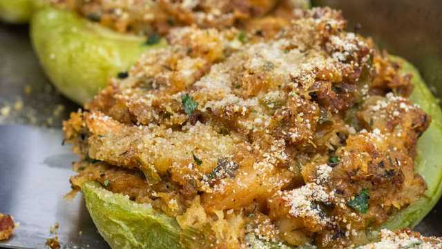 "Sunday Night Football" crew confused about mirliton stuffing after Ja'Marr Chase shoutout