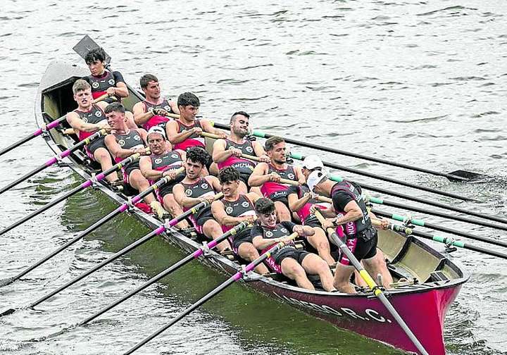 Laredo echará al agua la trainera en la categoría open de la ARC