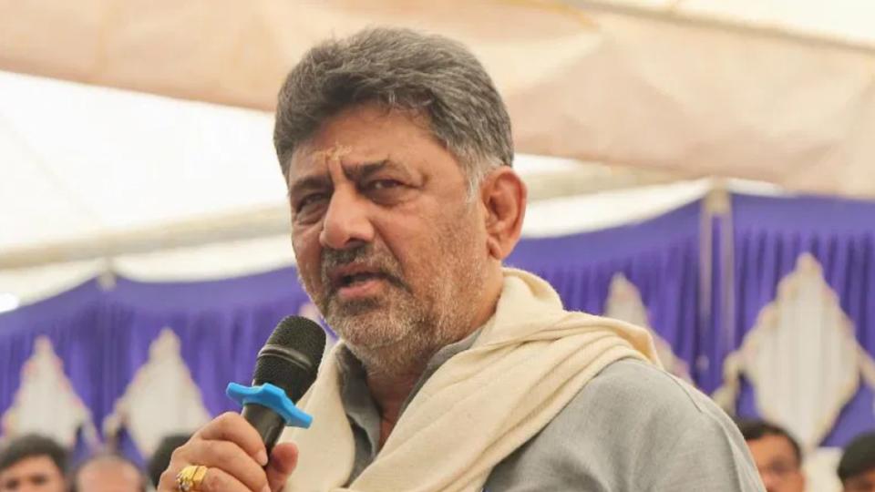 Deputy CM Urges Karnataka Employers to Give 3 Days Paid Leave for Migrant Workers 'Bihar Poll'