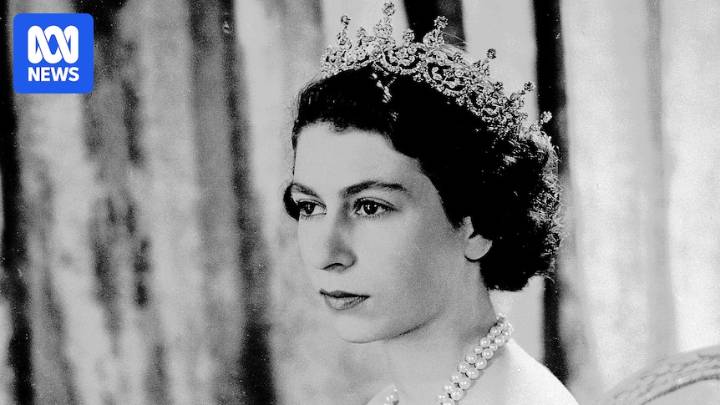 Buckingham Palace to stage largest-ever display of Queen Elizabeth II's fashions