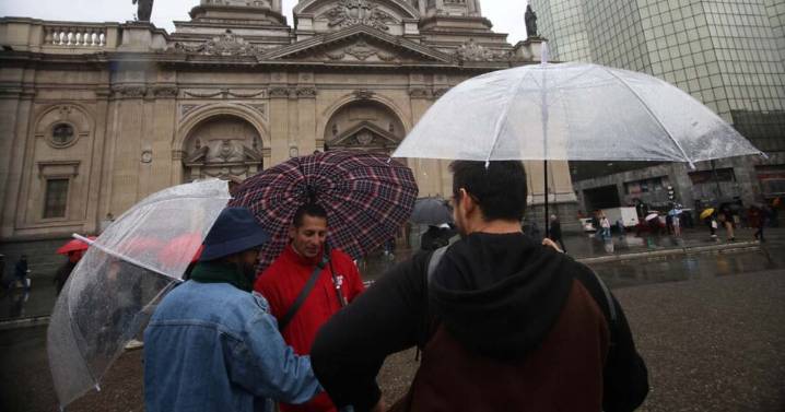 ¿Lluvia en Santiago? Esto dice el pronóstico sobre el sistema frontal en la Región Metropolitana