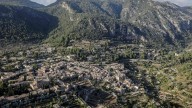 Valldemossa moviliza a más personal municipal para tratar de mantener la 'escoleta' abierta