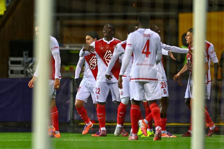 Fan’s 25-year love story with Monaco leads to world record jersey collection – Winnipeg Free Press