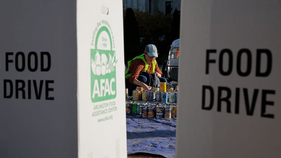 As SNAP benefits halt, WA scrambles to feed 930,000 residents amid federal shutdown