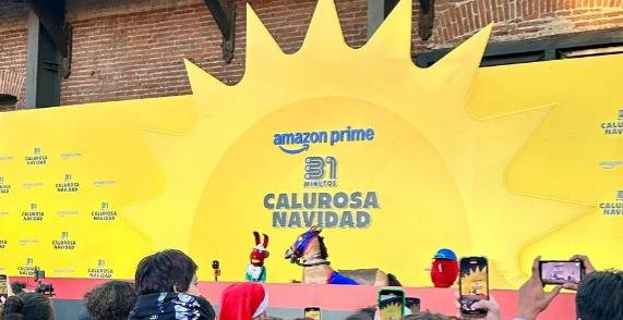 31 Minutos rompe Récord Guinness con la alfombra roja con más títeres del mundo