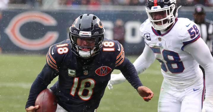 How Caleb Williams used his legs to spark the Bears’ comeback against the Giants