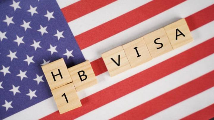 US Resumes H1-B Visa Application Processing After Month