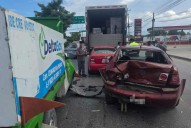 Chofer de gasera provoca aparatosa carambola en la avenida López Portillo