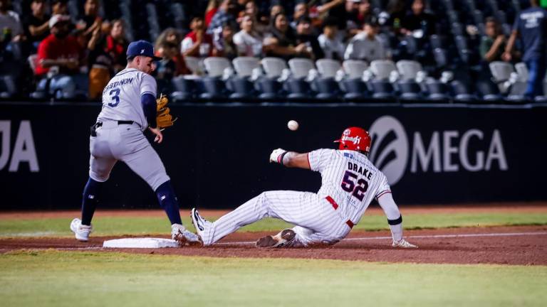 Explosión en la octava: Águilas de Mexicali vencen 10-6 a Jaguares y empatan la serie