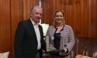 Maru Campos recibe reconocimiento del CCE por su compromiso con el sector empresarial de Chihuahua