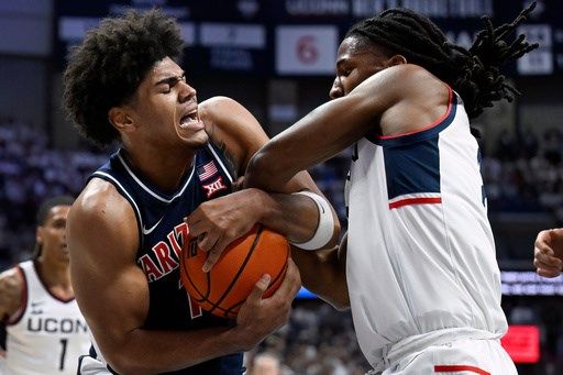 Jaden Bradley scores 21 points to lead No. 4 Arizona past No. 3 UConn 71