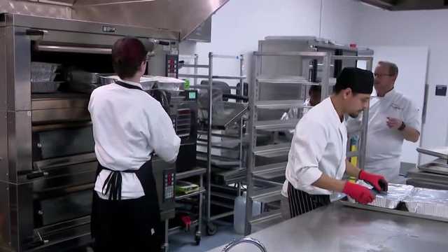 Salvation Army prepares thousands of Thanksgiving meals