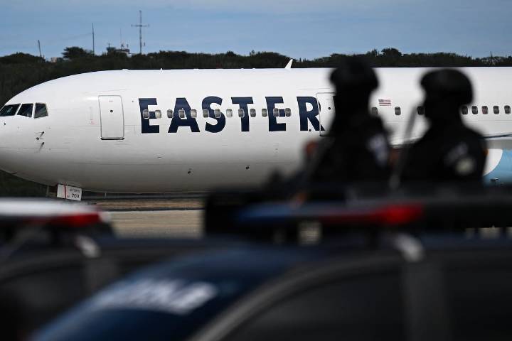 Venezuela recibe vuelo con 175 deportados desde EE.UU. en plena tensión diplomática