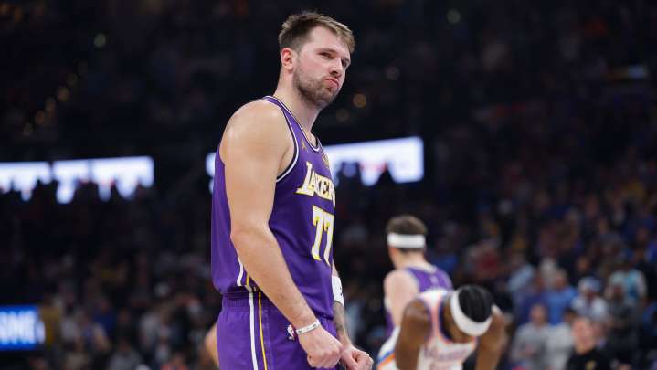 Lakers at Bucks odds, picks and predictions