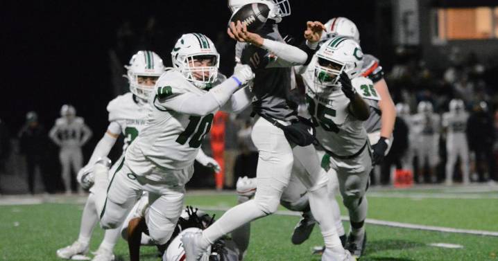 Niskayuna football turned away late by Cornwall in regional finals loss