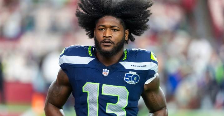 ‘We’ve got his back’ – Ernest Jones has strong, NSFW message for Sam Darnold critics