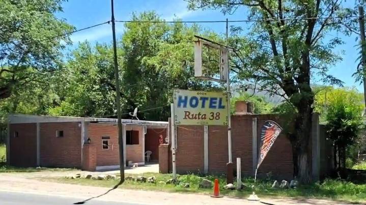 Encontraron a una pareja muerta en un hotel alojamiento: investigan un femicidio seguido de suicidio