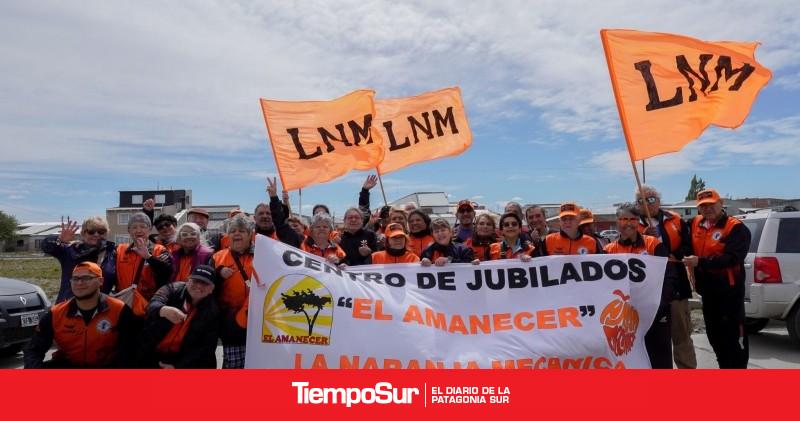 Río Gallegos El grupo de tejo “La Naranja Mecánica” partió hacia el Nacional en San Luis con apoyo municipal