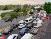 Campesinos, jornaleros y productores bloquean carreteras y casetas de peaje en Michoacán