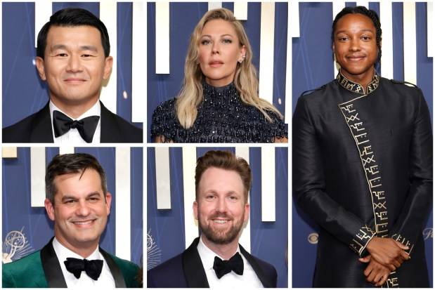 Jon Stewart extends ‘Daily Show’ contract through 2026