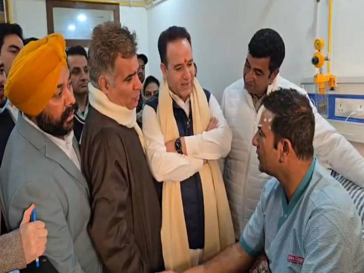 BJP leaders Ravinder Raina, Sunil Sharma meet injured victims of Nowgam Police Station blast