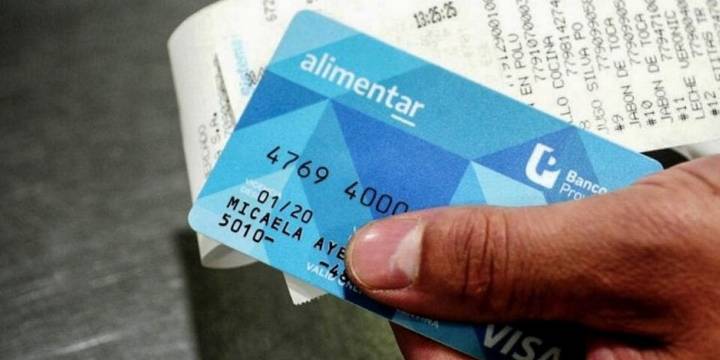 Planes sociales y AUH: cuántos beneficiarios sumaron en los últimos 16 años y qué impacto tuvieron en la pobreza