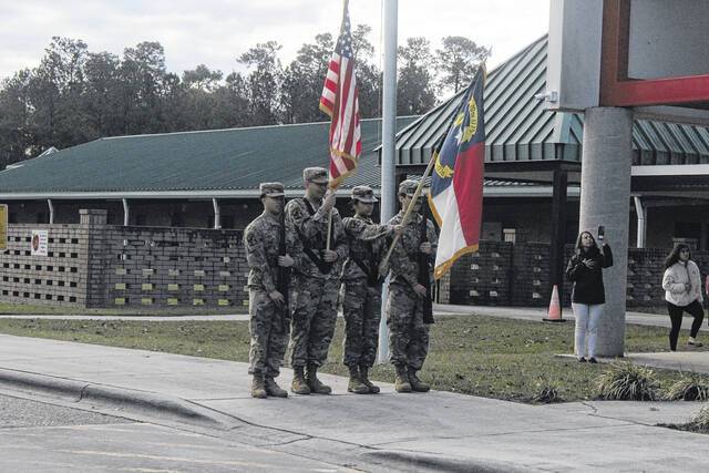 Union Elementary celebrates veterans with P.E.