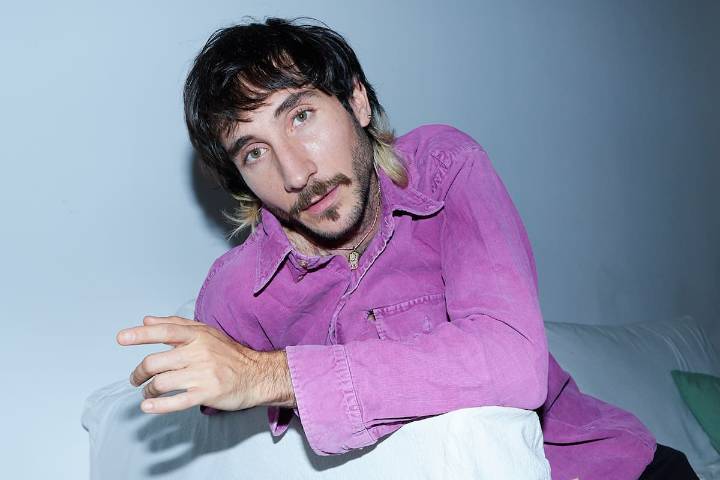 "Se extraña mucho". Es hijo de un actor argentino, se instaló en España y fue elegido por Alex de la Iglesia