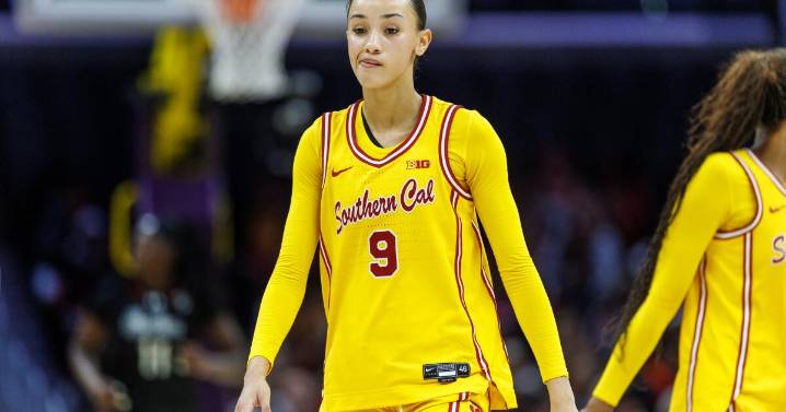 Jazzy Davidson has her first double-double as USC rolls past Tennessee Tech