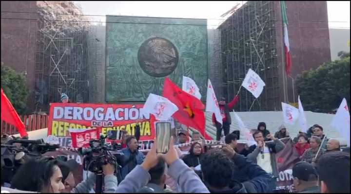 Amenaza CNTE con estropear Mundial 2026 si demandas no se resuelven