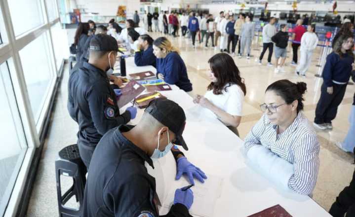 Más de 167 migrantes repatriados desde Estados Unidos llegaron a Venezuela