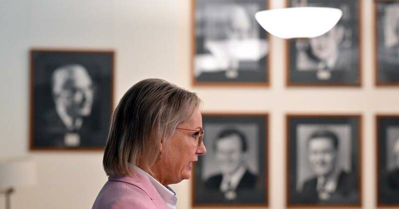 Pressure on leader as coalition support plumbs new low