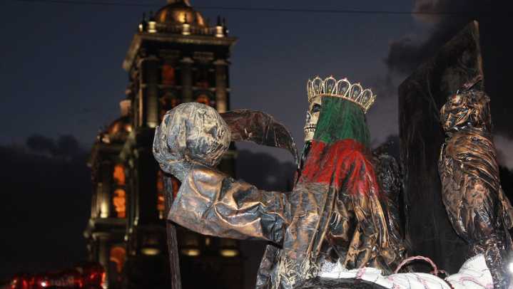 Mujer muere durante procesión de la Santa Muerte en Centro Histórico de Puebla