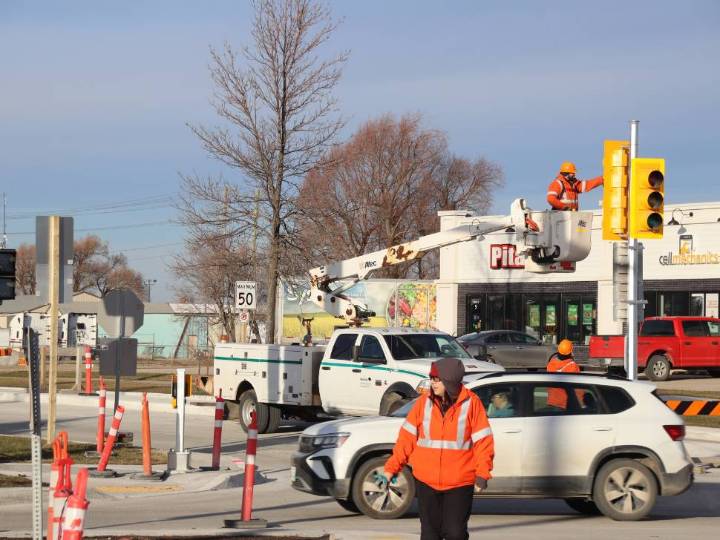 Crews begin reopen the intersection of Loewen and Brandt, watch live