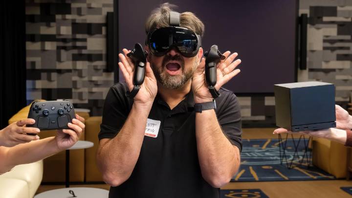 I Tried Valve's Steam Frame, Machine and Controller: SteamOS Is Coming for Your Face and TV