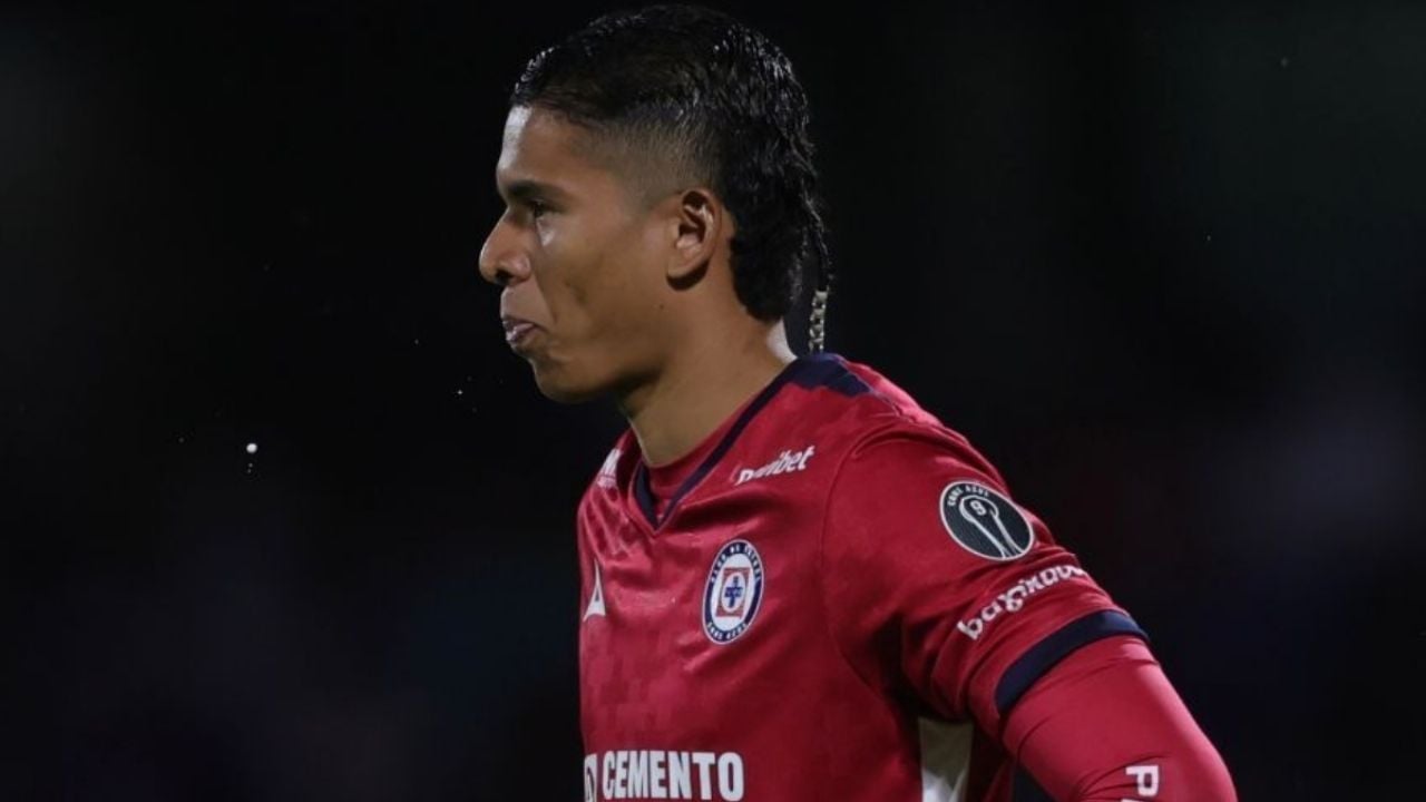 Cruz Azul y exárbitro lanzan petición a la Liga MX tras fractura de Kevin Mier que lo dejará fuera varios meses