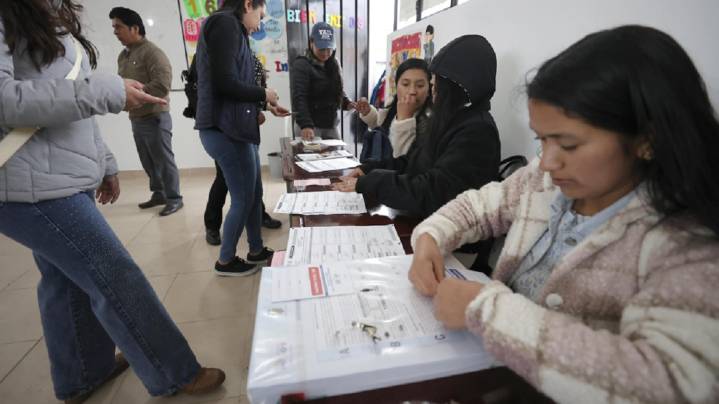 Así transcurre la consulta popular y referéndum en Ecuador este 16
