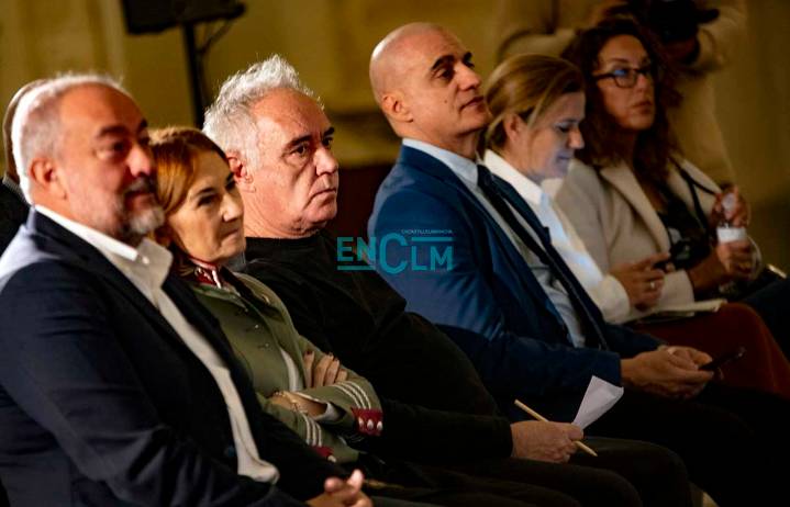 Ferran Adrià en la UCLM: «El mundo ha evolucionado con tecnología e innovación»