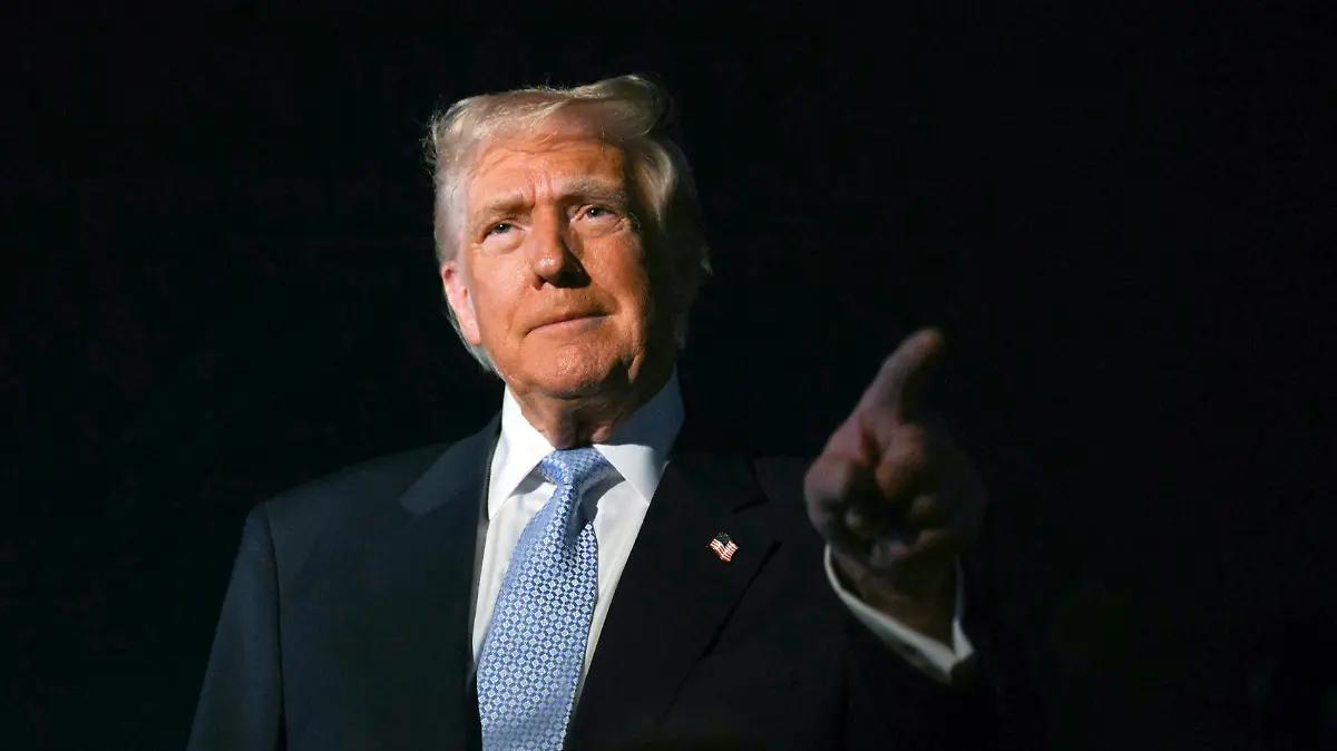 “Cállate cerdita”: Trump arremete contra reportera que lo cuestionó sobre los archivos de Epstein