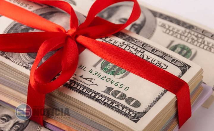 Empleados públicos recibirán $600 de bono de Navidad