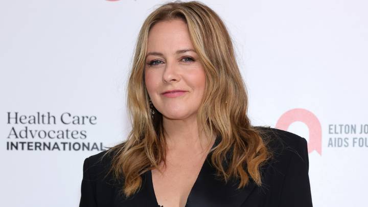 Alicia Silverstone offers $50,000 reward for missing baby giraffes