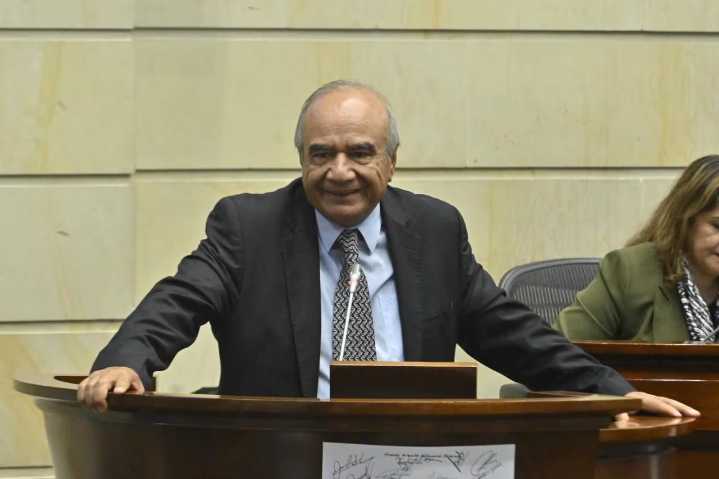 Reforma pensional enfrenta nueva disputa entre la Corte Constitucional y Colpensiones por documentos del caso Héctor Carvajal