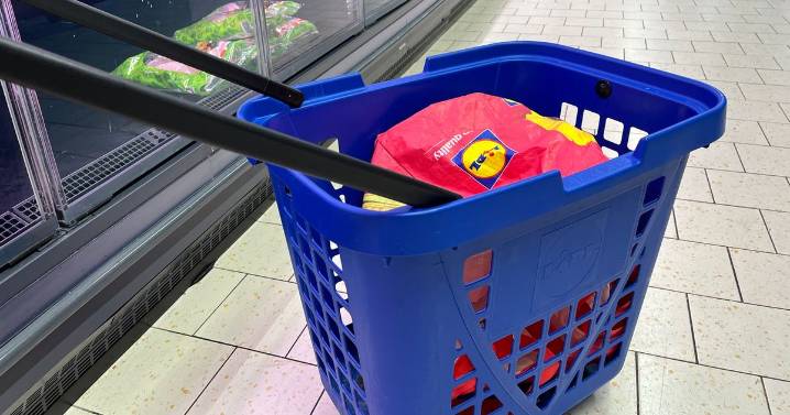 'Most expensive' supermarket a year ago cheaper than Aldi and Lidl for shopping essentials for third week running