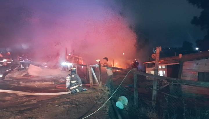 En libertad quedó sujeto detenido por incendio donde murió su pareja en Villa Alemana: no hubo participación de terceros