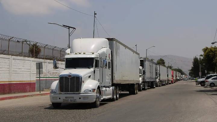 Transporte de carga en Tijuana cerrará 2025 con una caída del 40% en operaciones