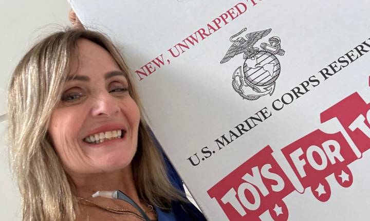 Grace Marie Herger aporta a la alegría infantil en Toys for Tots