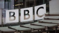 El presidente de la BBC asegura que Trump "no tiene argumentos" para demandarles y que se defenderán de las posibles demandas