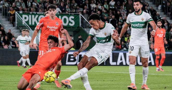 Oyarzabal anota de penalti y rescata un punto para la Real Sociedad