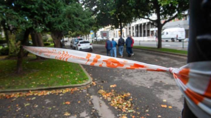 Alerta naranja en el litoral de A Coruña por temporal costero con viento y lluvia fuertes